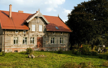 Zdjęcie przedstawia dom w Rudnikach
