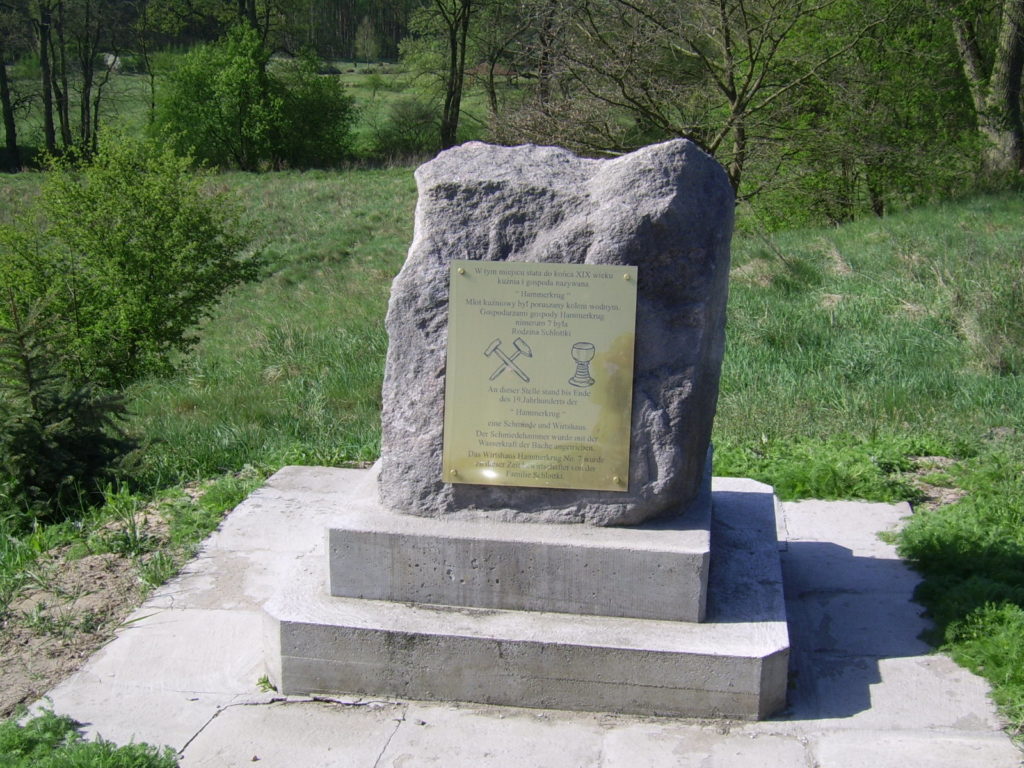 Obelisk Borowy Młyn